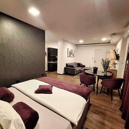 Arcobaleno Apartments & Rooms วาราชดีน ภายนอก รูปภาพ