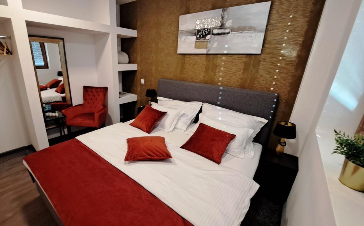 Arcobaleno Apartments & Rooms วาราชดีน ภายนอก รูปภาพ