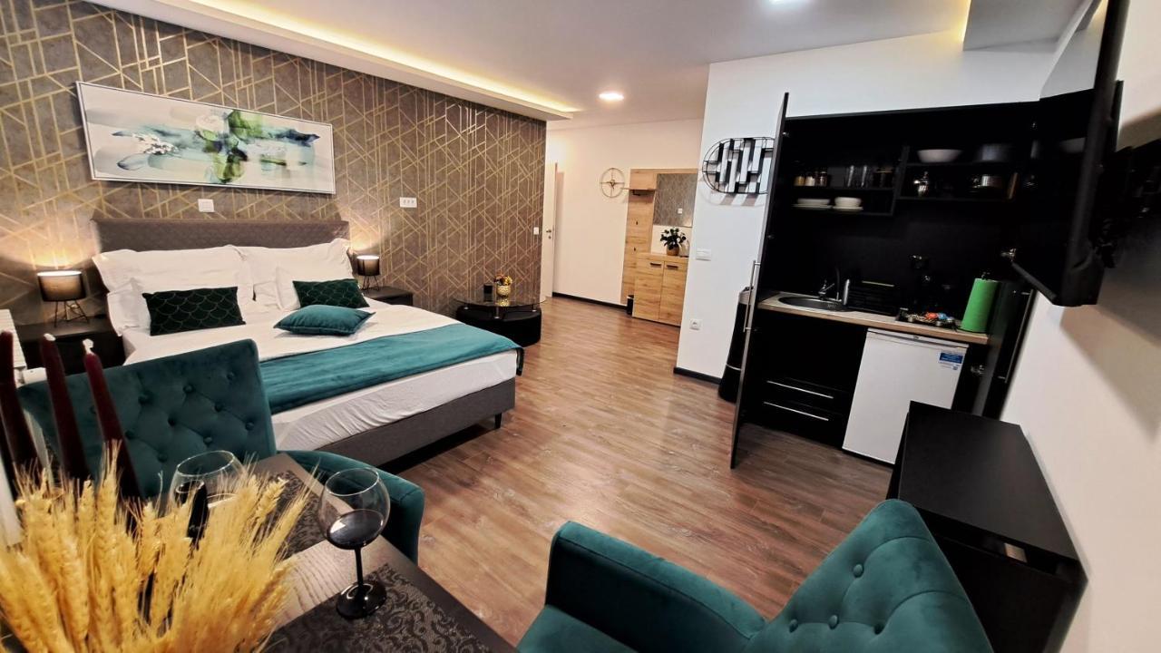 Arcobaleno Apartments & Rooms วาราชดีน ภายนอก รูปภาพ