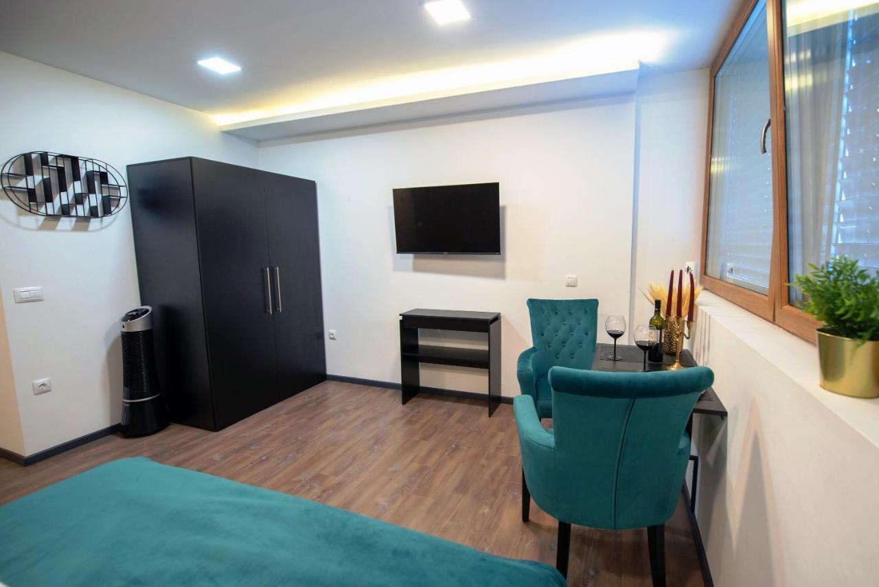 Arcobaleno Apartments & Rooms วาราชดีน ภายนอก รูปภาพ