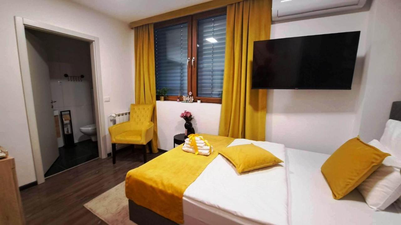 Arcobaleno Apartments & Rooms วาราชดีน ภายนอก รูปภาพ