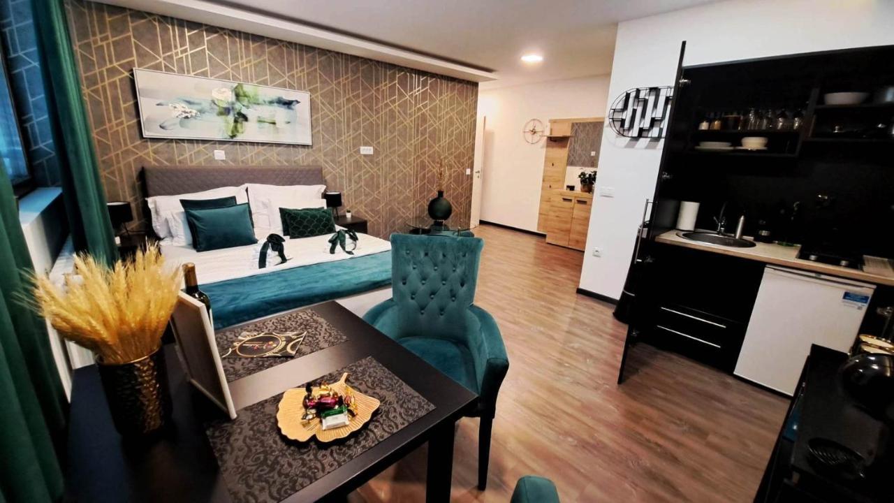 Arcobaleno Apartments & Rooms วาราชดีน ภายนอก รูปภาพ