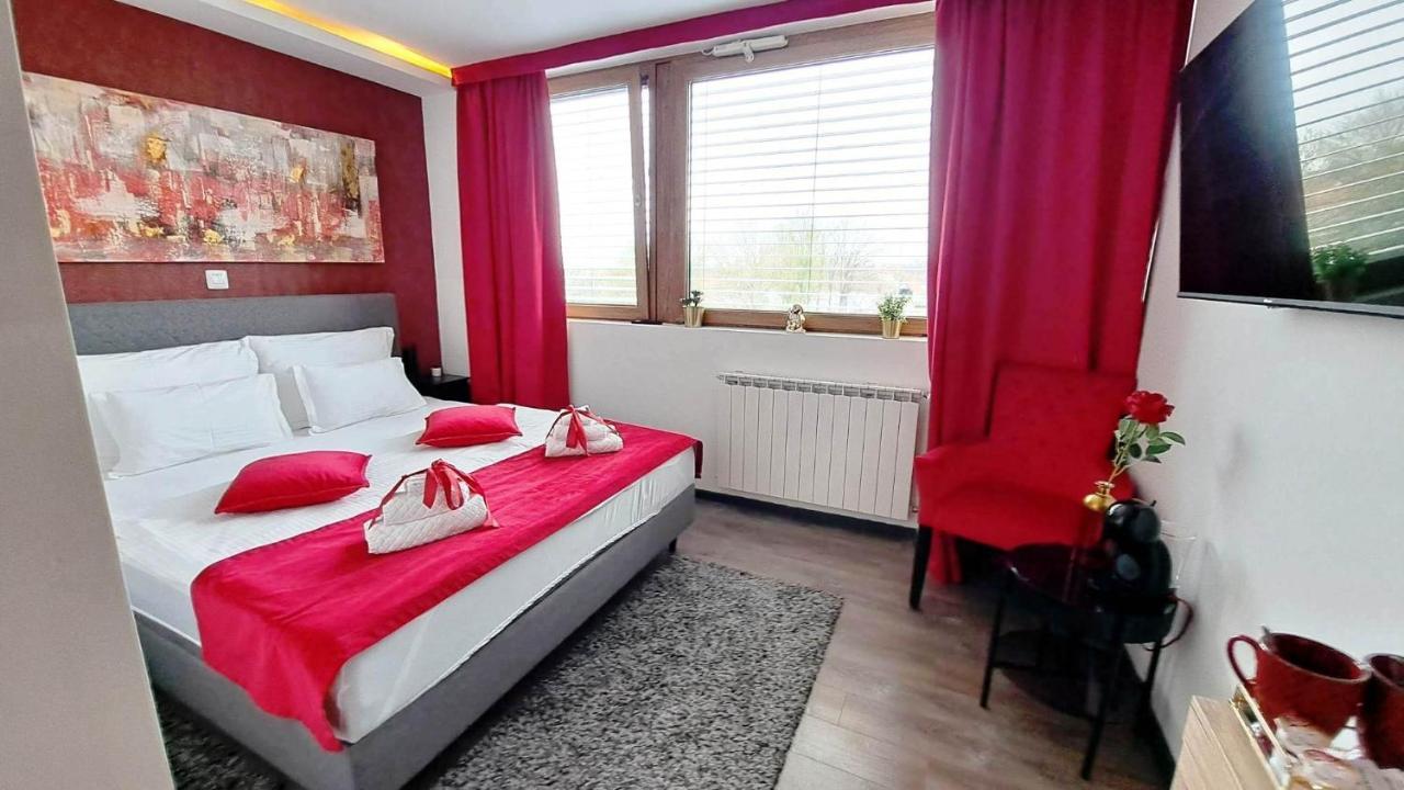 Arcobaleno Apartments & Rooms วาราชดีน ภายนอก รูปภาพ