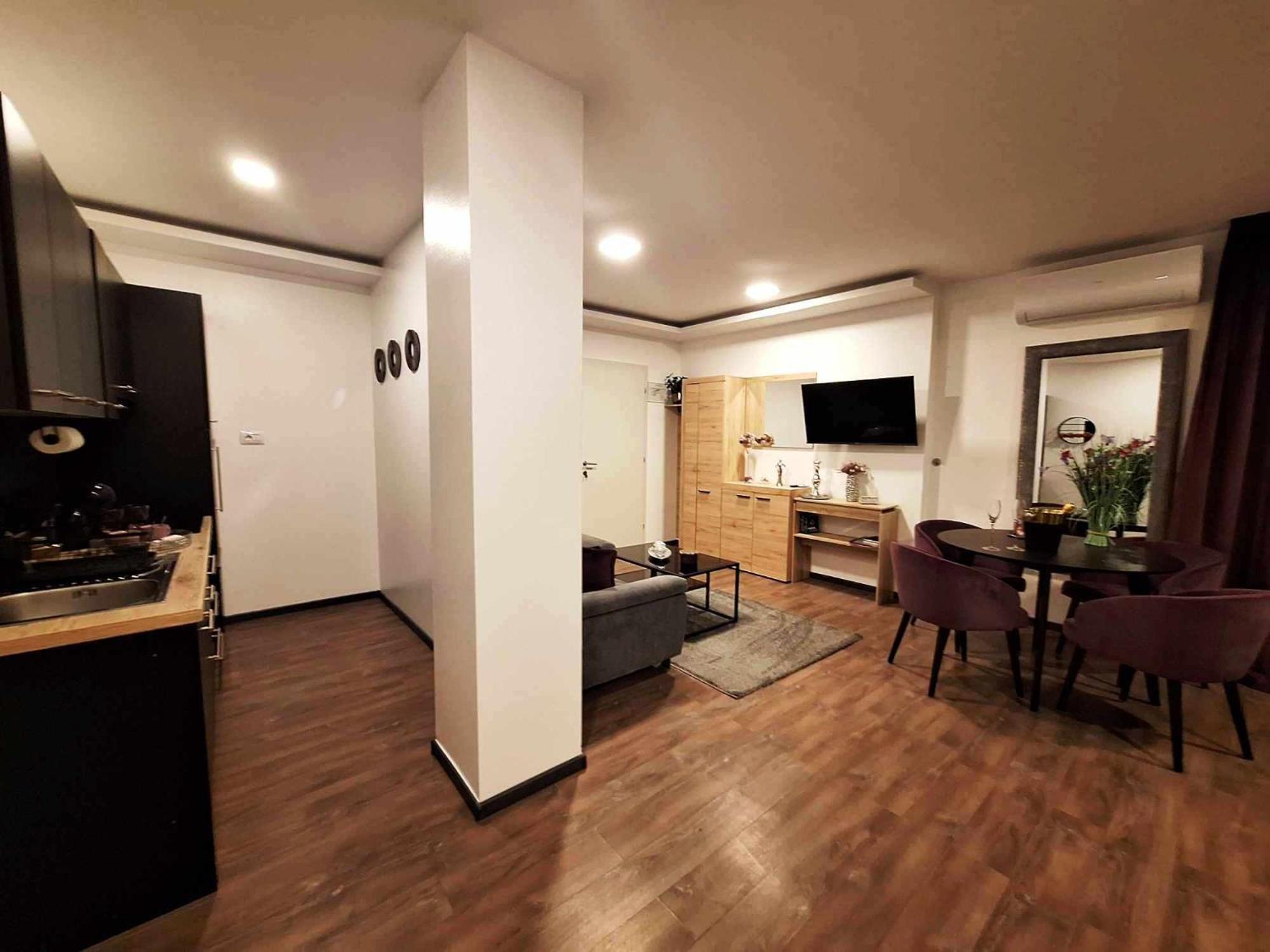 Arcobaleno Apartments & Rooms วาราชดีน ภายนอก รูปภาพ