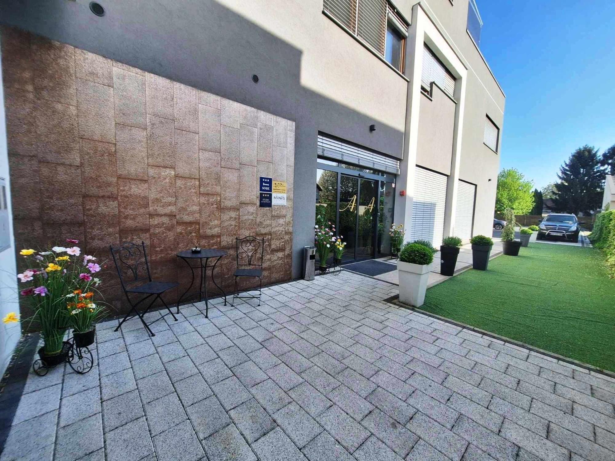 Arcobaleno Apartments & Rooms วาราชดีน ภายนอก รูปภาพ