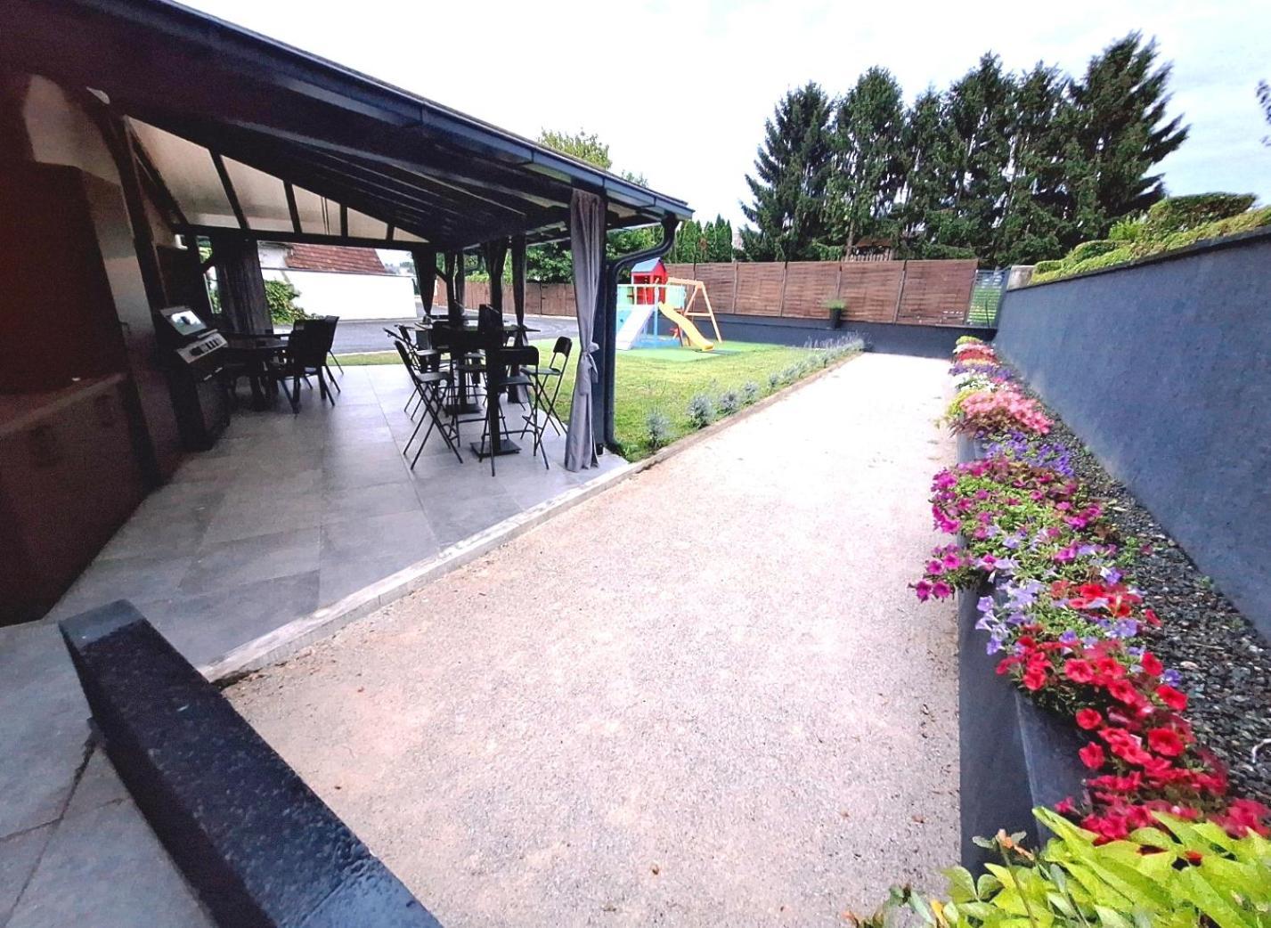 Arcobaleno Apartments & Rooms วาราชดีน ภายนอก รูปภาพ